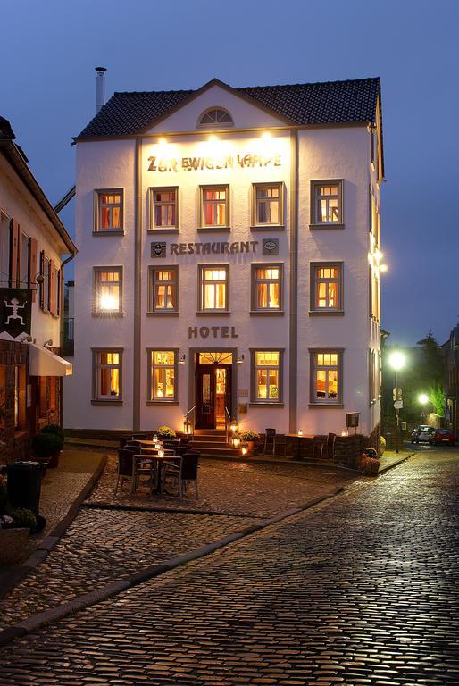Zur Ewigen Lampe Romantisches Landhotel & Restaurant نيدغن المظهر الخارجي الصورة