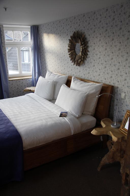 Zur Ewigen Lampe Romantisches Landhotel & Restaurant نيدغن الغرفة الصورة