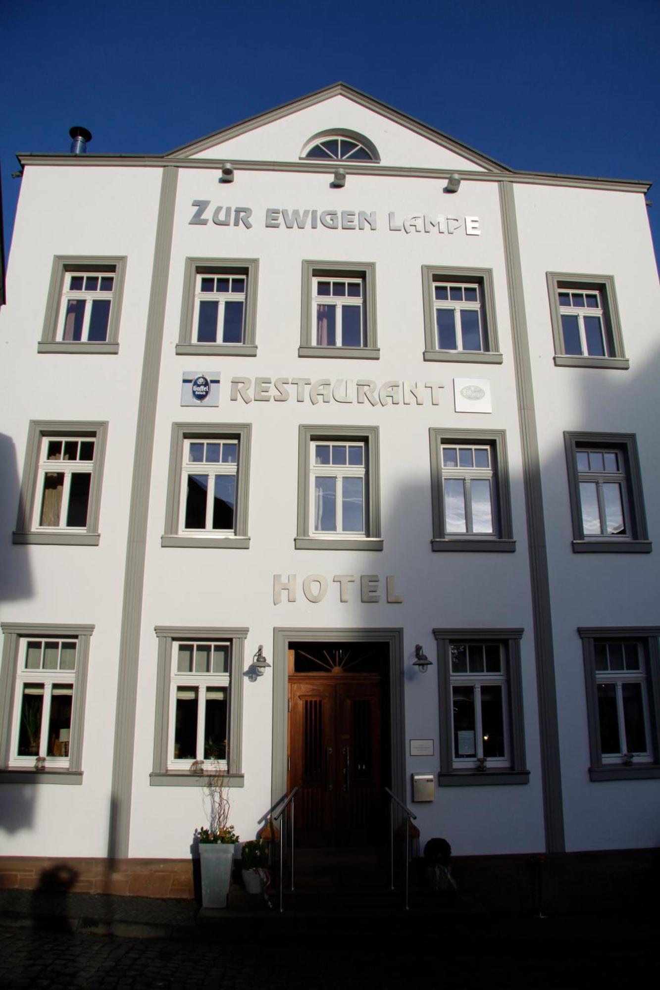 Zur Ewigen Lampe Romantisches Landhotel & Restaurant نيدغن المظهر الخارجي الصورة